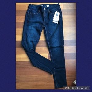NWT Seven7 shaper jegging